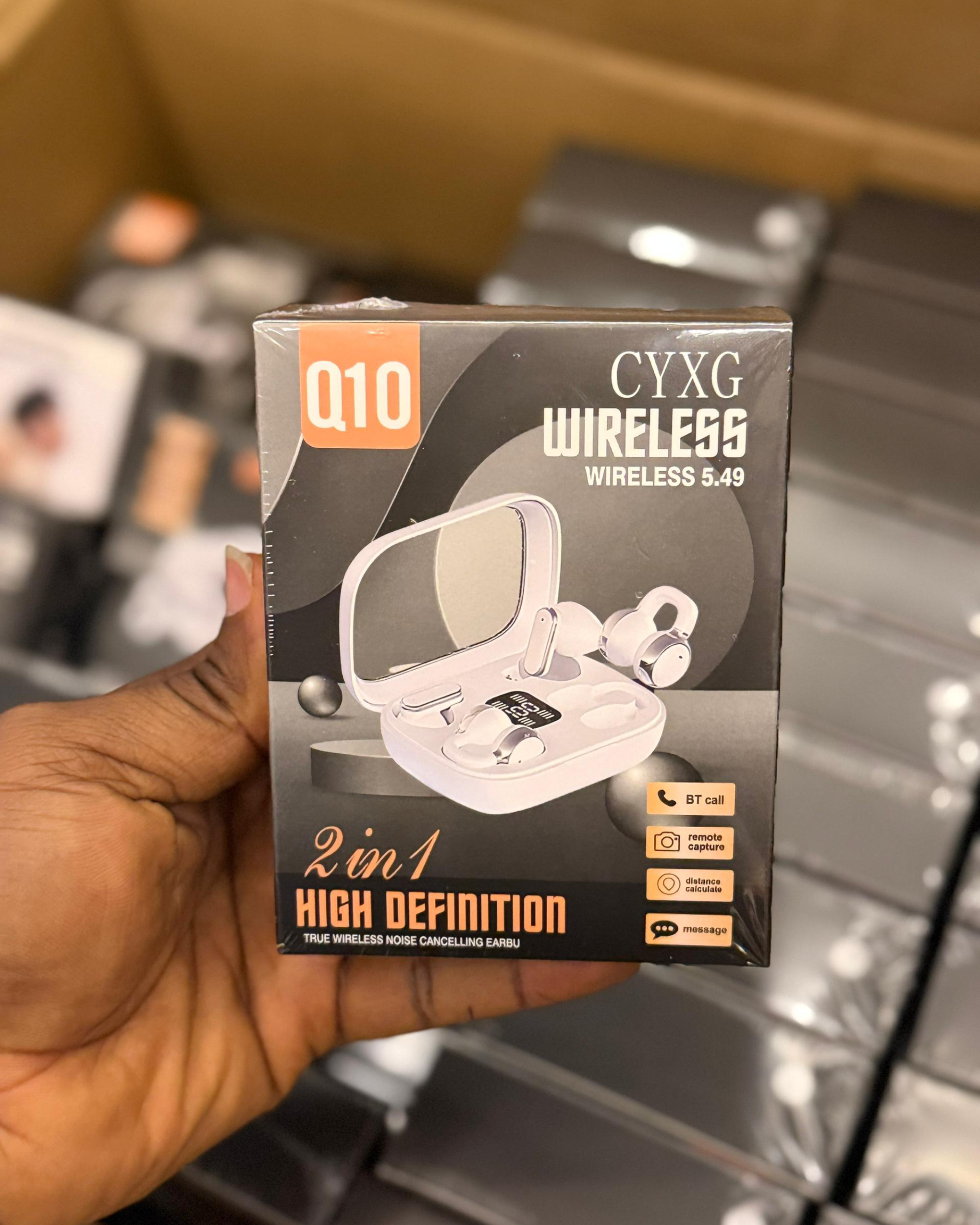 2-IN-1 Wireless Earbuds